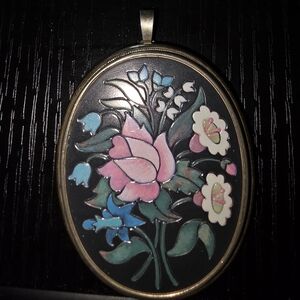 Avon Floral Pendant Necklace